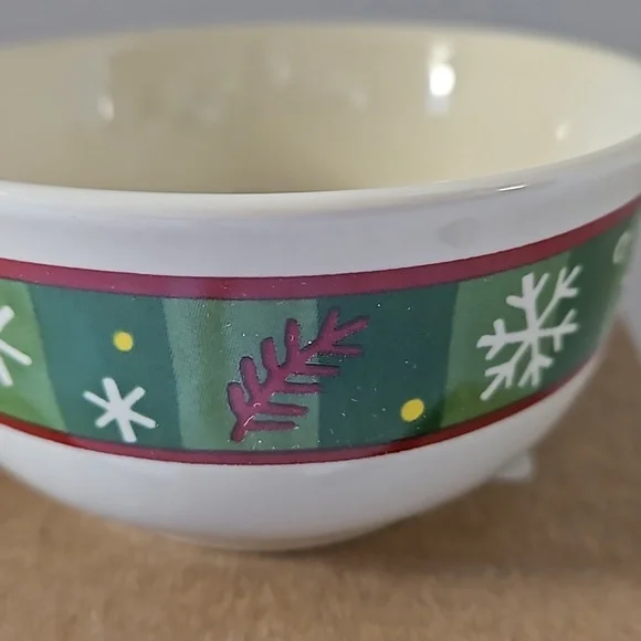 NWT Classic Longaberger Holiday Snowflake Dessert Bowls Set of 4